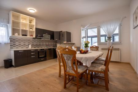 Donji apartman 8