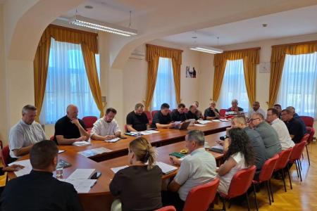 1000318358  velika