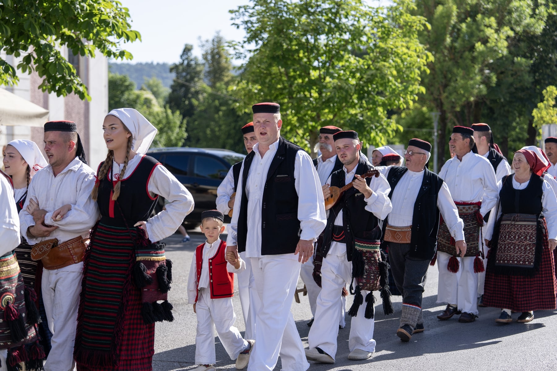 wp-content_uploads_2024_06_24_-smotra-folklora-u-otoccu-3.jpg