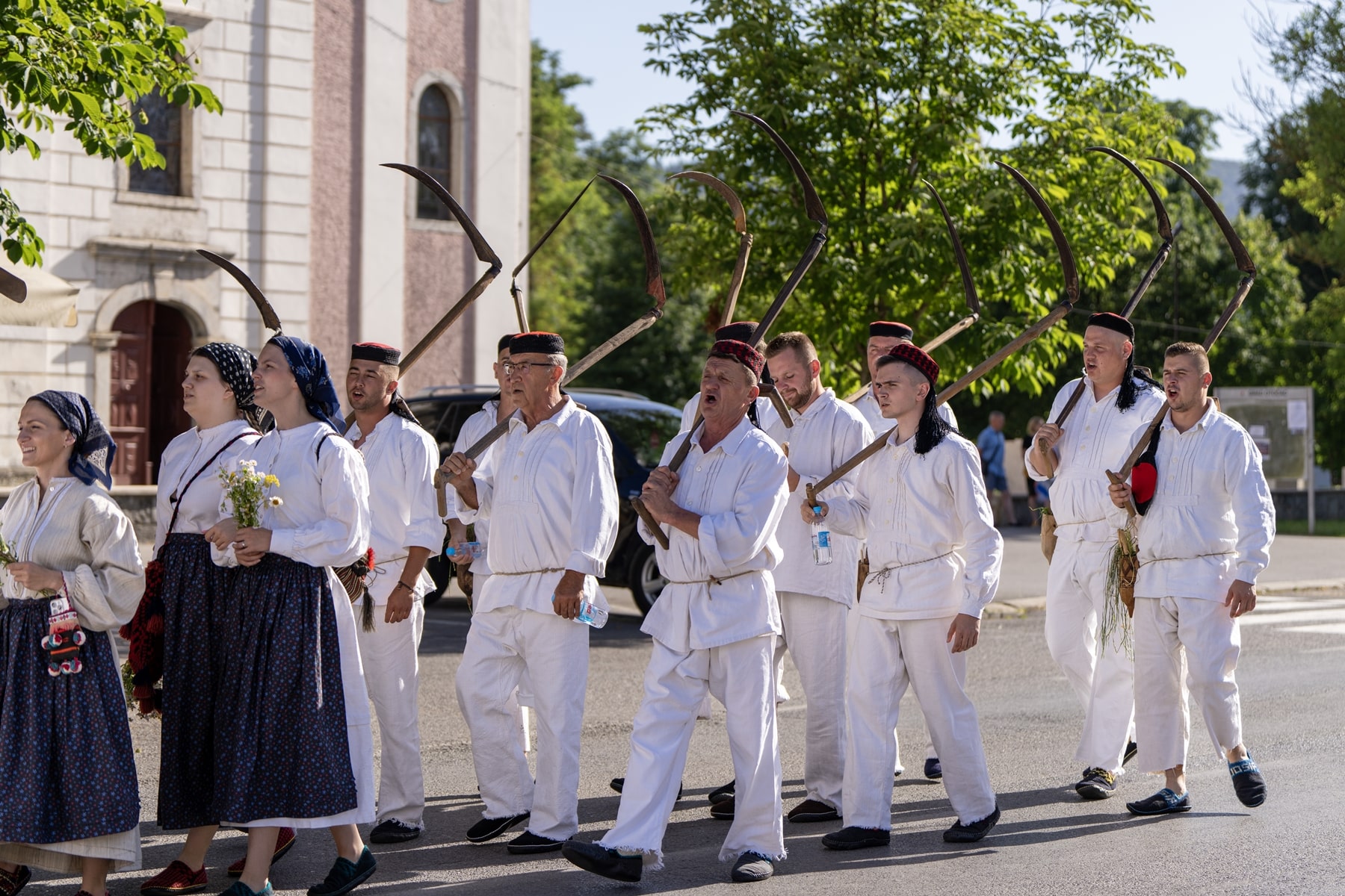 wp-content_uploads_2024_06_24_-smotra-folklora-u-otoccu-5.jpg