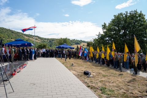 Jučer je u Gospiću svečano obilježen Dan pobjede i domovinske zahvalnosti, Dan hrvatskih branitelja, kao i 29. obljetnica vojno-redarstvene operacije “Oluja”.
