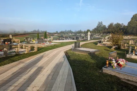 Dovršena druga faza rekonstrukcije i uređenja mjesnog groblja u Lovincu