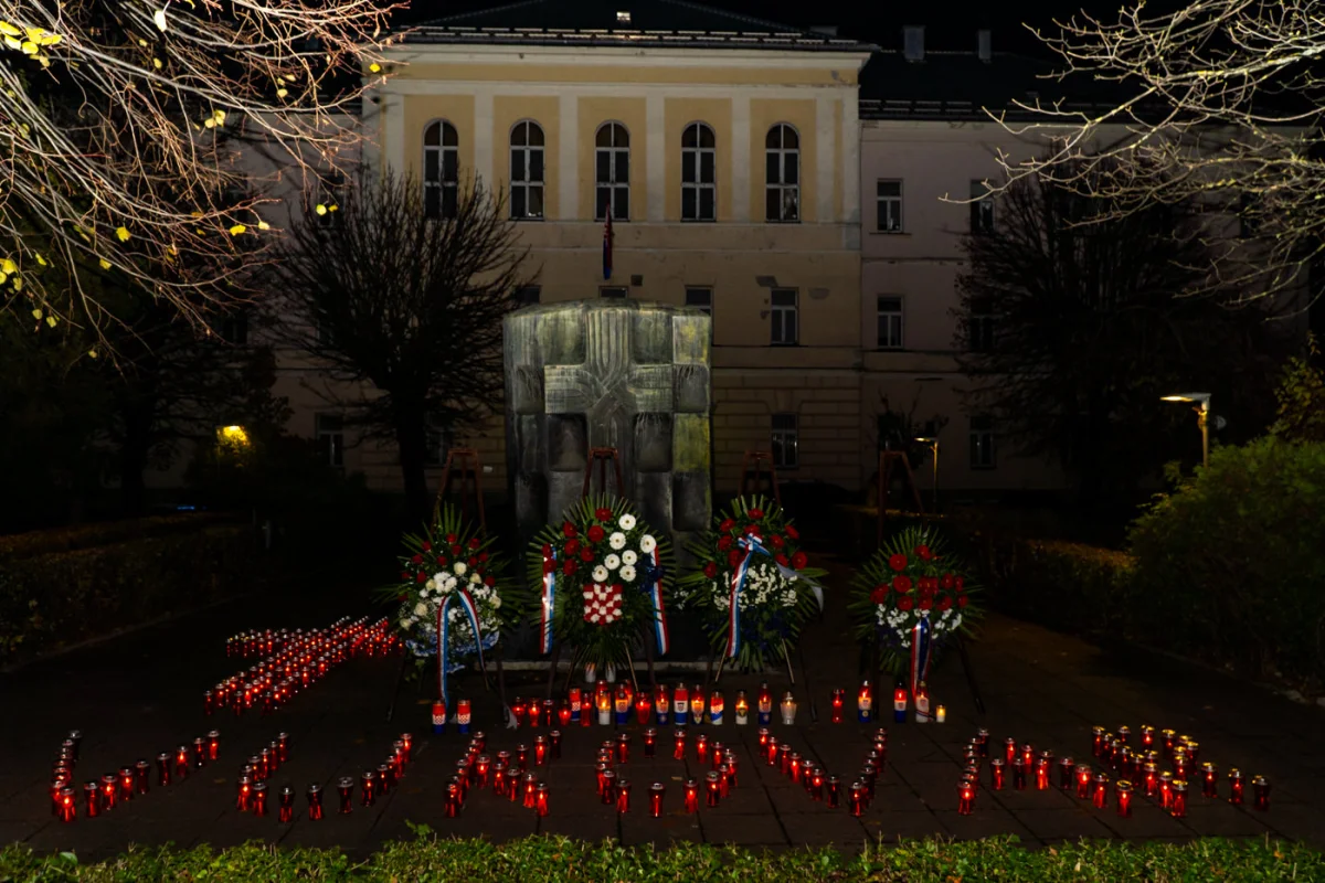 1-8.jpg