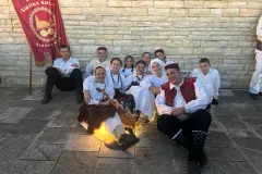 HKUD Široka Kula gostovalo u Škabrnji na večeri folklora