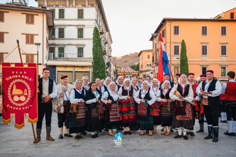 HKUD Široka Kula oduševio publiku na festivalu folklora u Toskani