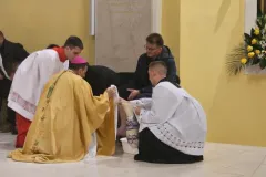 Veliki četvrtak u Gospiću: Snažna poruka biskupa Mede na Misi Večere Gospodnje