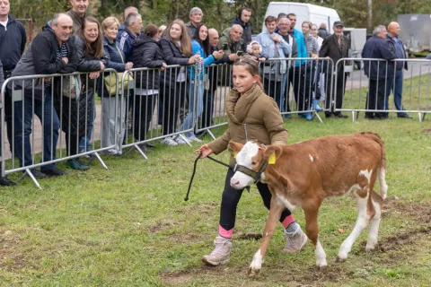 FOTO / Otvorene izložbe ličke pramenke i buše na “Jeseni u Lici”