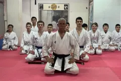 Trener karatea koji djecu uči mnogim životnim mudrostima