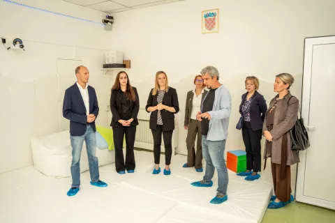 Novi projekt u Strukovnoj školi u Gospiću - predstavljena senzorna soba za potrebe učenika s teškoćama u razvoju