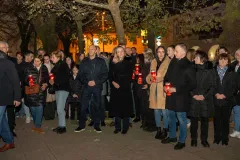 Gospić se paljenjem svijeća prisjetio Vukovara i Škabrnje