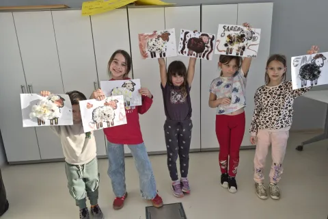 Paška ovčica u središtu dječje radionice u Novalji: Spoj baštine, učenja i dječje radosti