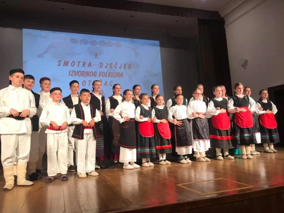 18_-Djecja-smotra-folklora.jpg