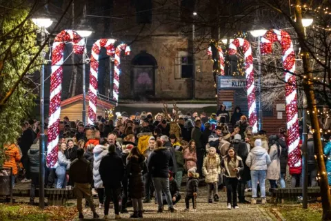 Paljenjem svijeće otvoren Advent u Otočcu