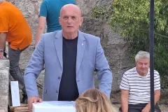 Gospićki pjesnik Danko Ivšinović po treći put na Kninskoj tvrđavi