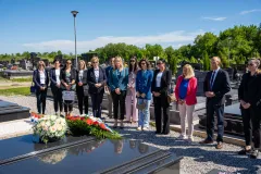 Obilježavanje Dana Ličko-senjske županije započelo odavanjem počasti dr. Anti Starčeviću, pokojnim županima Anti Frkoviću i Milanu Koliću te prvom ličko-krbavskom velikom županu Marku Kasumoviću