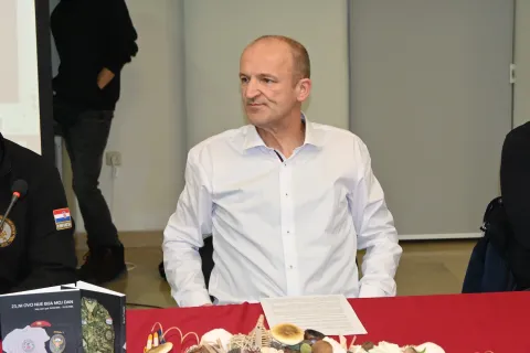 Knjiga iz vremena kada se branila i rađala Hrvatska