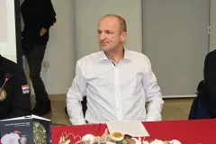 Knjiga iz vremena kada se branila i rađala Hrvatska