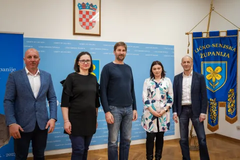 Župan Petry potpisao ugovore o dodjeli potpora razvoju mini mljekara u Ličko-senjskoj županiji