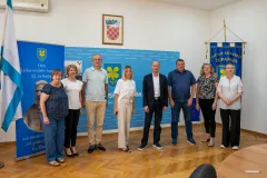 Župan Petry potpisao ugovore o financiranju institucionalne podrške udrugama s područja Ličko-senjske županije za 2024. godinu