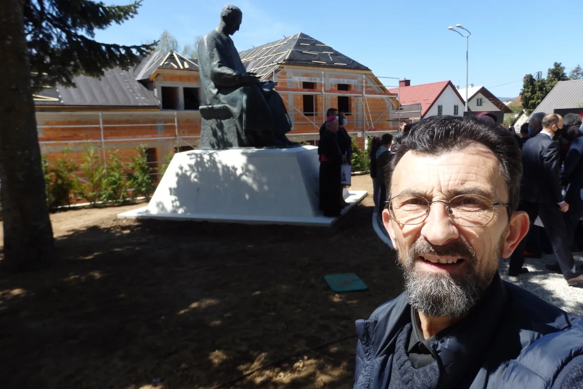 26_-6_-Andeko-Kacunko-i-Tesla.jpg