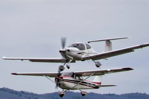 Aeroklub ” Otočac” oborio rekord Hrvatske uz jubilarnu 1000. operaciju na Špilniku