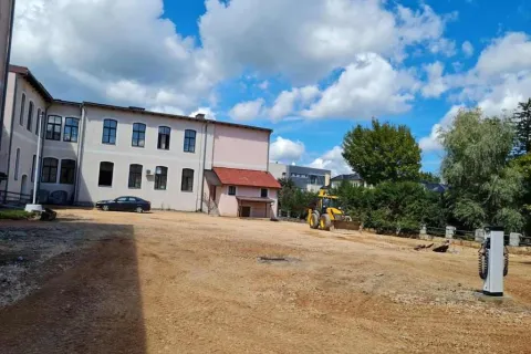 Započela velika obnova na uređenju upravne zgrade i okoliša Ličko-senjske županije