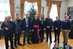 Božićni prijem Gospićko-senjske biskupije okupio mnoštvo uzvanika