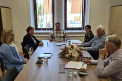 U Brinju održan radni sastanak s logopedskom udrugom “Postojim”