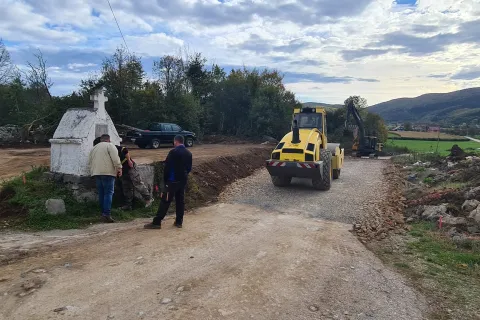 Počeli radovi na županijskoj cesti u općini Brinje
