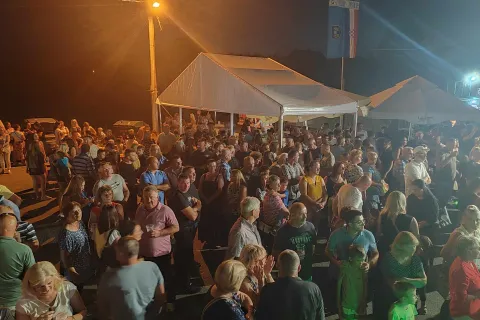 Brinje slavi Dan općine i blagdan Velike Gospe uz bogat program i koncert grupe Mejaši