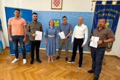 Potpisan ugovor za uređenje igrališta Osnovne škole Kralja Tomislava u Udbini