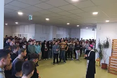 Biskup Marko Medo blagoslovio učenike i djelatnike srednjih škola u Gospiću