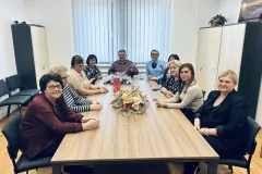 Načelnik Općine Brinje zaposlenicama uručio ruže povodom Dana žena