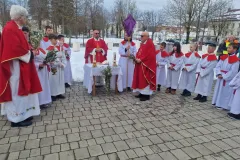 Cvjetnica u Otočcu okupila mnoštvo vjernika