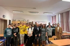 Brigadir Ivica Sertić održao predavanje o Domovinskom ratu učenicima u Brinju