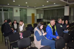 Trovanje divljih životinja nedopustiva je praksa nekolicine lovaca ili nezadovoljnih mještana ličkih sela