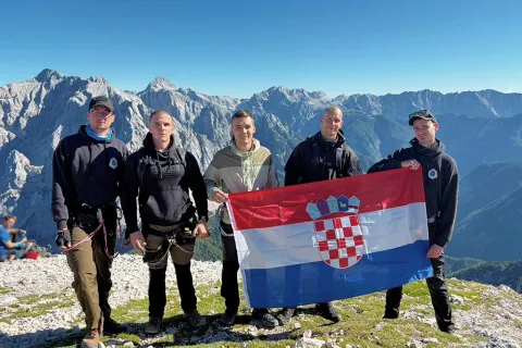 Mladi penjači Annapurne iz Otočca stjecali iskustvo u Julijskim Alpama