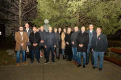 Gospić: Članovi HDZ-a poklonili se žrtvama Vukovara i Škabrnje