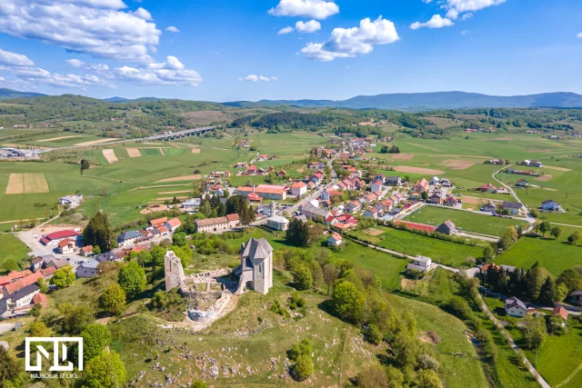 Brinje i ove školske godine pomaže roditeljima u nabavi školskih materijala