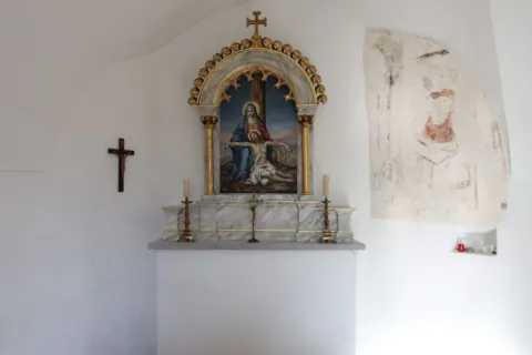 Otočac: Fortica i Gospa Žalosna - mala kapelica, velika priča