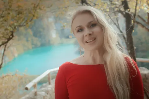 POGLEDAJTE SPOT: Ana Žagar - Drvosječe / Raj na zemlji
