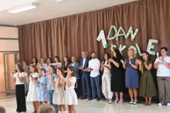 Zamjenik Kovačević posjetio osnovnoškolce: „Grad Gospić osigurao dodatni radni materijal vrijedan 30.000 eura“