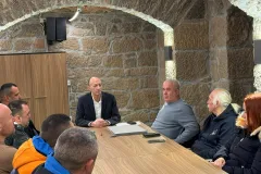 Uručeni čekovi za nabavu sportske opreme sportskim udrugama i savezima s područja Ličko-senjske županije