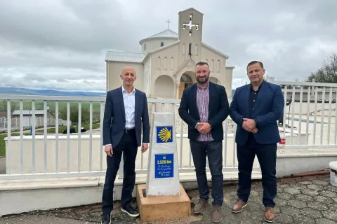 U Udbini postavljen kamen temeljac oznake Camino rute El Camino de Santiago - Put svetog Jakova