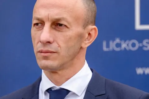 Reagiranje Ernesta Petryja župana Ličko-senjske županije na neistinito iznesene tvrdnje od strane zastupnika Troskota