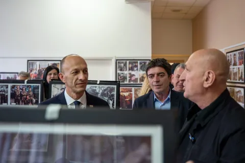 Albanski branitelji u Domovinskom ratu: u Gospiću otvorena izložba autentičnih fotografija