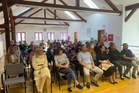 Održan javni skup građana Općine Brinje s načelnikom Fumićem
