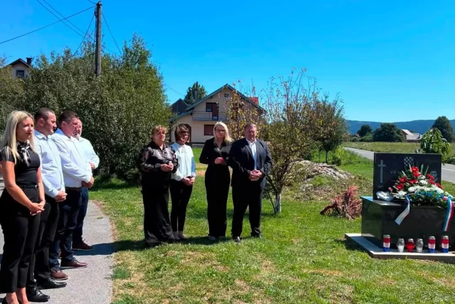 Općina Brinje odala počast poginulim hrvatskim redarstvenicima povodom 35. obljetnice stradanja u Žutoj Lokvi
