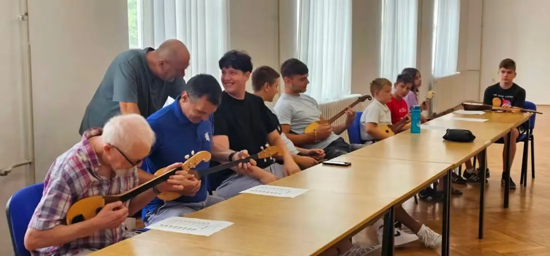 U Otočcu započela radionica sviranja dangubice 