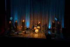 Croatian FolkDrum oduševio Otočac – Borna Šercar i ansambl Harpije priredili jedinstven koncert
